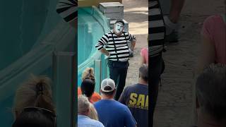 Sassy mime 😬👏 Tom Seaworld Mime seaworldmime funny tomthemime [upl. by Mahalia]