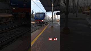 Vivalto con E464 DPR in testa per il regionale a Prato Centrale diretto a Firenze SMN✌️🍁🍁 [upl. by Alyacim]