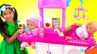 Emma cuida su muñeca bebé con Nursery Playset Juguetes para niñas [upl. by Tada]