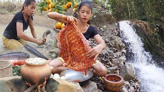 Catch fish in the lake for jungle food Cooking fish with chili sauce for dinner Pork ripe cooking [upl. by Anirroc825]