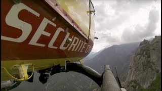 Les pompiers des airs au secours de la Corse à bord des hélicoptères [upl. by Yrek]