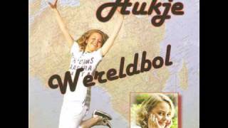 Aukje Fijn  Wereldbolwmv [upl. by Eniawed681]