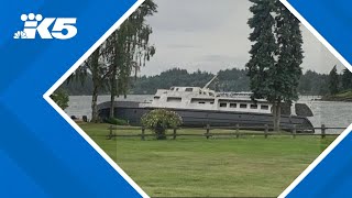 Large boat washes ashore in Bremerton [upl. by Tyson]