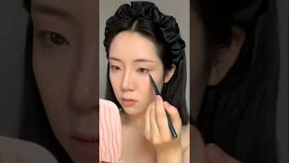 How to apply eye makeup for single eyelids eyemakeup koreanmakeup beautytips makeup trending [upl. by Ikaz]