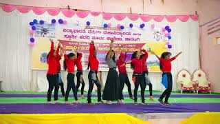 College dance performance kannada remix songs 💃❤️🤩 groupdance bestsongs viral jyothinayak [upl. by Darbie254]