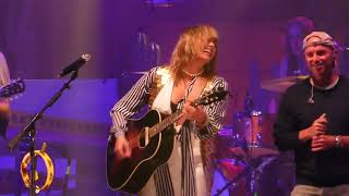 Grace Potter and Kenny Chesney  quotYou and Tequilaquot Live in Shelburne VT [upl. by Redfield568]