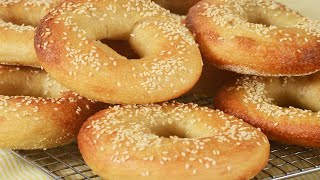 Homemade Bagels Recipe Demonstration  Joyofbakingcom [upl. by Murielle]