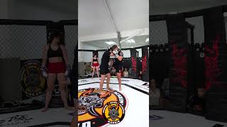 Como defenderse de un ataque de rodilla tutorial tecnica muaythai mma K1 kickboxing fighter [upl. by Nitsur]