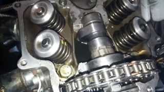 KTM LC4 640 2006  Camshaft with autodeco [upl. by Seidnac]