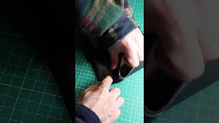 Préparation du fond des sacoches shorts hephlam leathercraft artisan sewing satisfying [upl. by Dyun]