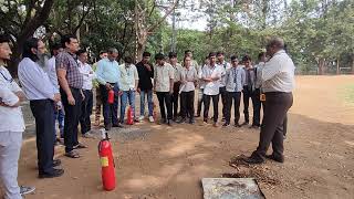 28040Chapter 6Part C हिंदी मेmock drill on fire Use of DCP Dry Chemical Powder [upl. by Ahsitahs]