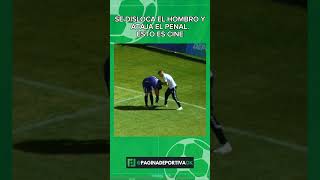 ¡SE DISLOCÓ EL HOMBRO y logra atajar ¡EL PENAL [upl. by Nwadahs]