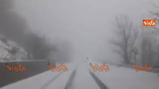 Maltempo arriva la prima neve anche in Sicilia le strade imbiancate sulle Madonie [upl. by Keslie]