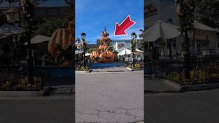 Knotts Merry Farm and Knotts Halloween Decor at the Same Time knottsmerryfarm knottsspookyfarm [upl. by Nevaeh]