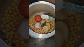 Street Style Mater ke Chole🥘😋Ghugni chaat Recipe shorts shortsfeed ghugni [upl. by Asyen]