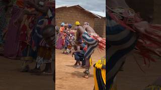 Las Danzas en Sialakoro Costa de Marfil📍❤️Culturas del Mundo 🌍 africa culture travel [upl. by Atterol730]