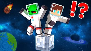 JJ And Mikey Survive On MOON ONE BLOCK In Minecraft  Maizen [upl. by Cortney]