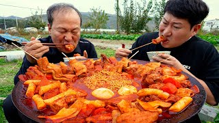 닭볶음탕 떡 어묵 고구마 사리에 수제비까지 넣은 솥뚜껑 닭볶음탕 Braised Spicy Chicken 요리amp먹방  Mukbang eating show [upl. by Diamond402]