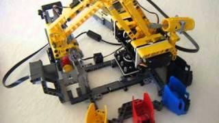 LEGO MINDSTORMS Robot Arm sorts balls by color [upl. by Ahsiral]