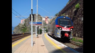 Treni mattutini alla stazione di MANAROLA [upl. by Josias]