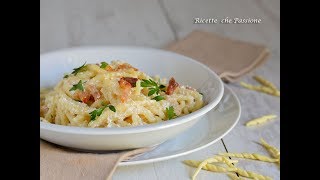 Pasta con ricotta e pancetta  Ricette che Passione [upl. by Adnaluoy]