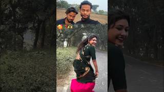 सड़क पर ख़तरनाक डान्स dancechallenge dance viralgirl viralvideo वायरलdance वायरलsongenjoylife [upl. by Nalyak356]