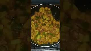 Chicken Shimla mirchAloo recipe with Amna khanViralTastyyummy [upl. by Otreblada]