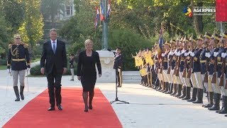 Președintele Croației Kolinda GrabarKitarovic primit la Palatul Cotroceni [upl. by Denis]