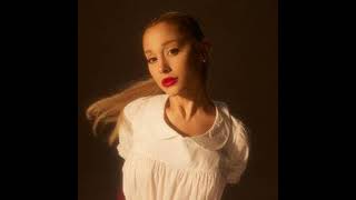 Ariana Grande  y is everyone so in love with me [upl. by Regina]