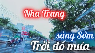 Biển sóng to gió lớn  Nha Trang đổ mưa từ sáng sớm  Đường phố tấp nập [upl. by Ymled]