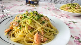 schnelle Spaghetti mit Zucchini amp Lachs [upl. by Limhaj526]