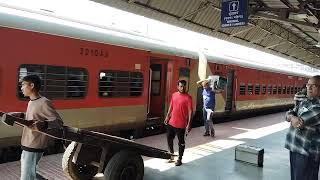 KALINGA UTKAL express  Yog Nagri Rishikesh  Puri  departing from Bilaspur Jn [upl. by Arta57]