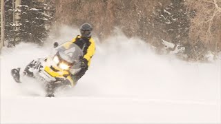 Ski Doo Skandic Review [upl. by Leamhsi3]