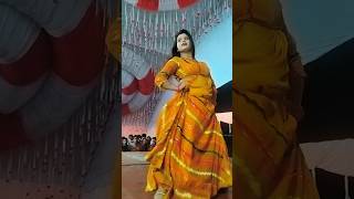 Mumbai mein lekar makhaniya song Bhojpuri 😘😘💞🌹 dance video 🤗🤗🙏 bhojpuri brijesh [upl. by Anilehs]