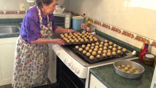 Cocina mexicana tradicional  7  Tita Mima  Galletas de Nuez [upl. by Ociredef]