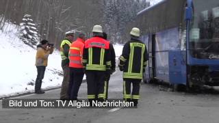 Viele Verletzte nach Kollision eines Autos mit einem Reisebus bei Schwangau [upl. by Leilah]