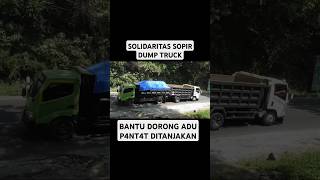 Dump Truck Isuzu Bantu Dorong Dari Belakang Dump Truck Hino Dutro Habis Patah As Roda dumptruck [upl. by Norym37]