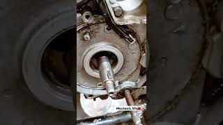 Magnet oil seal kaise lagae video mechanic shortvideo bikelife bikelover [upl. by Thorfinn]