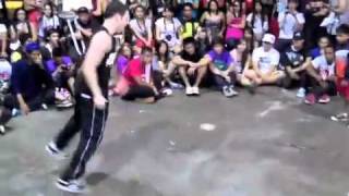 Cậu bé 8 tuổi nhảy breakdance cực siêu  Zing News  Tin tức 24hflv [upl. by Rednas353]