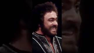 Luciano Pavarotti Mesmerizes with his Powerful Rendition of Nessun Dorma VINCERO classicalmusic [upl. by Hnahk275]