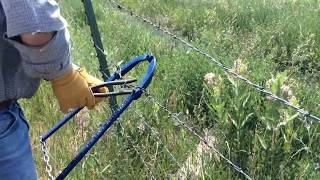 Stretching Fence with a Texas Fence Fixer [upl. by Burny]