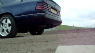 MERCEDES C124 300 turbo diesel uitlaat geluid exhaust sound [upl. by Gasper599]