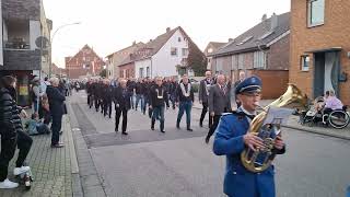 Tambourkorps ElsenFürth Abmarsch zum Fackelzug Klompengesellschaft Elsen Fürth Graf Waldersee [upl. by Fleda]