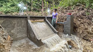 Construction of a 220V mini hydroelectric plant with a unique turbine  and extra large exhaust port [upl. by Cohleen]