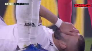 Karim Benzema broke his finger after hitting betis player [upl. by Repooc]