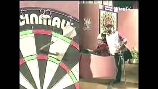 Alan Chaffey † the 1legged dartsplayer against Steve Beaton in 1994 [upl. by Ecinuahs224]