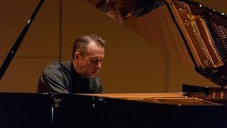 Mikhail Pletnev plays Mussorgsky Pictures at an Exhibition – live 2003 [upl. by Melar672]