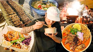 EATING AT A THAI NIGHT MARKET IN LA STREET FOOD KHAO SOI PAPAYA SALAD BASIL PORK DS NIGHTMRKT [upl. by Risa]