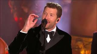 Brett Eldredge Sings quotFeels Like Christmasquot Live November 2022 New York City HD 1080p [upl. by Ahker]