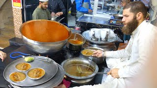 Mohammadi Nihari House Mozang Chungi Road Lahore  Lahori Beef Nihari  Lahore Street Food  Nihari [upl. by Aleekahs552]